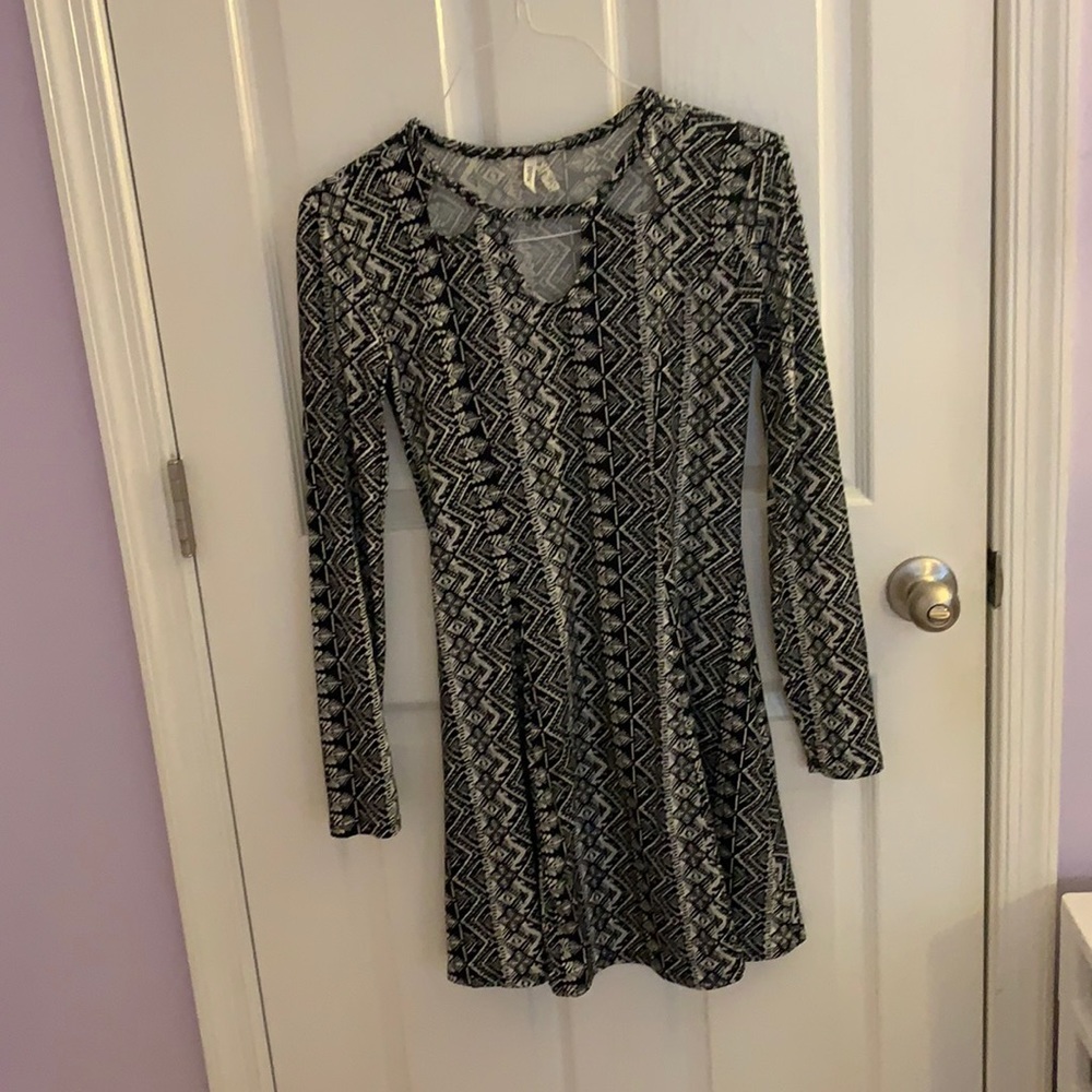 Black and white neck cut out dress